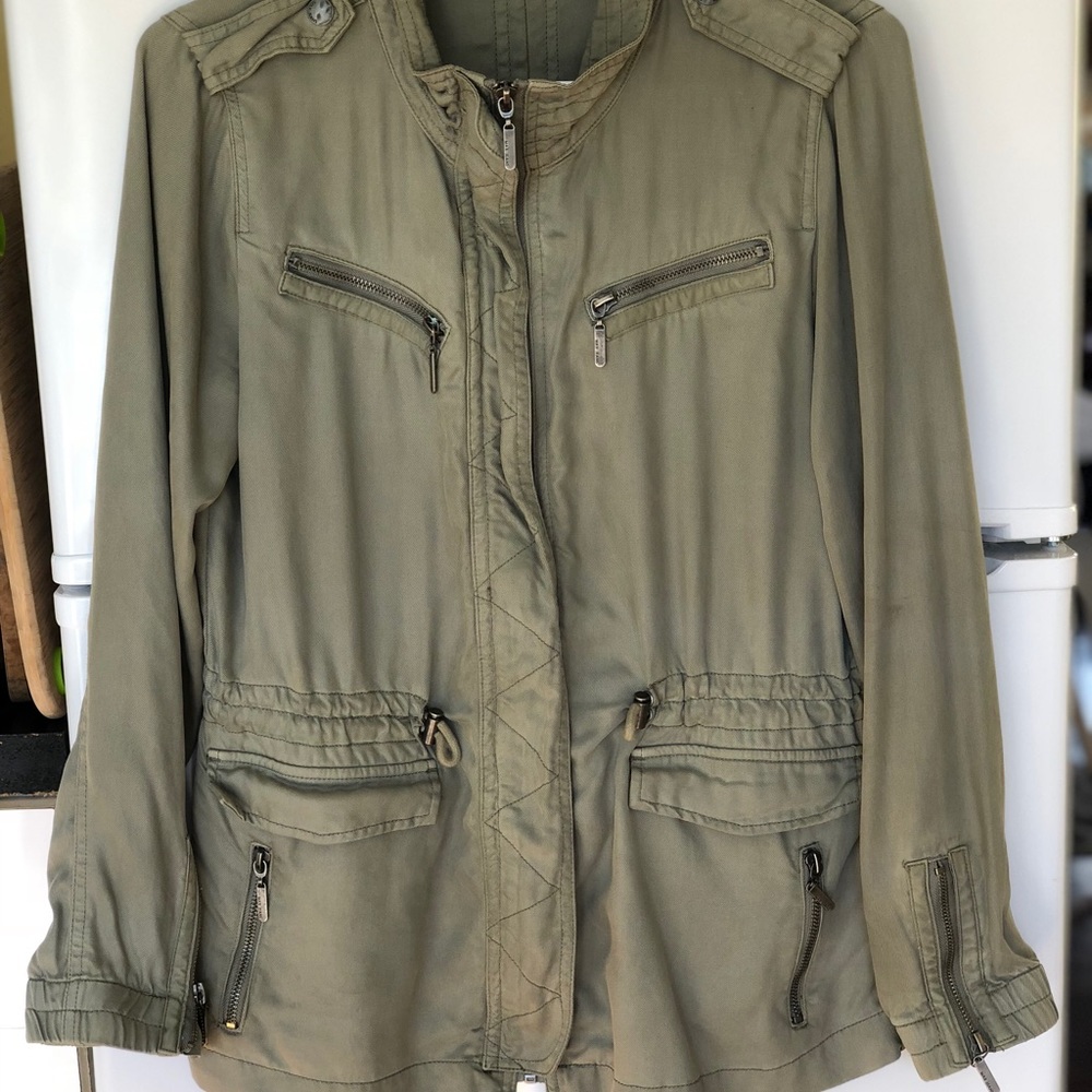 Cute jacket great for crisp fall weather